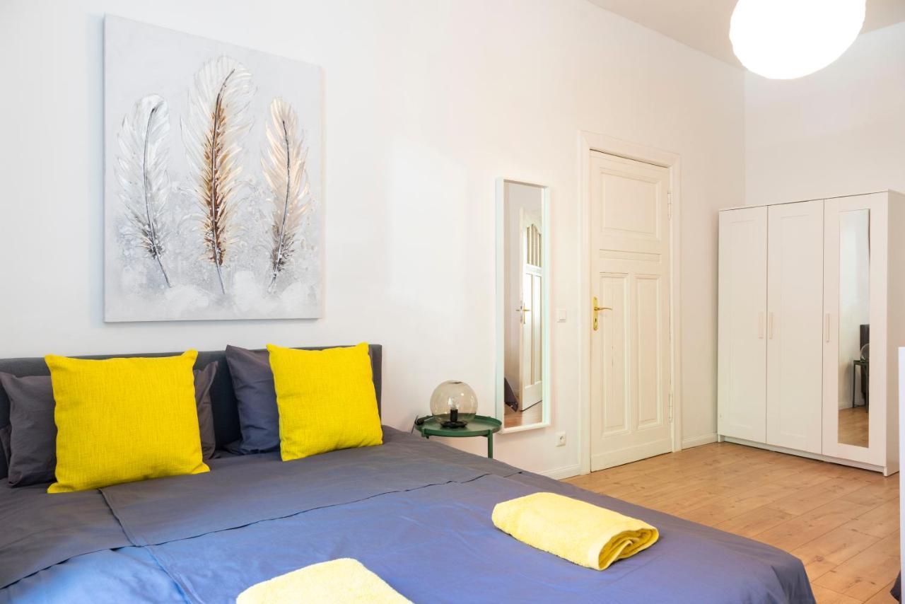 Freshly Renovated 2br&lr+walk-in Rainshower Appartement *