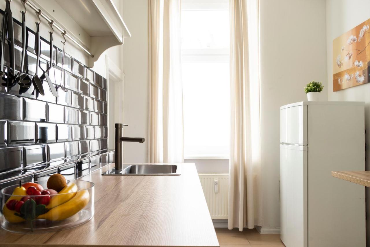 Appartement Freshly Renovated 2br&lr+walk-in Rainshower Berlijn